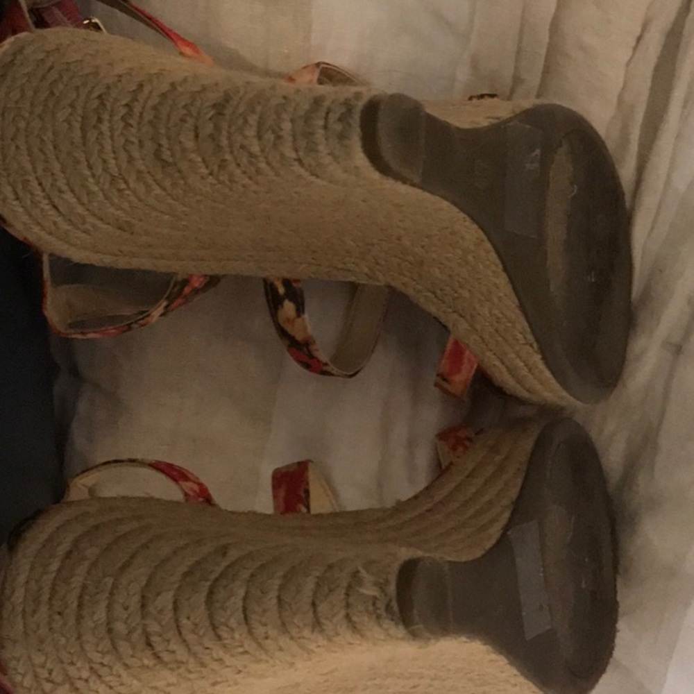 Sandals - Picture 4 of 5